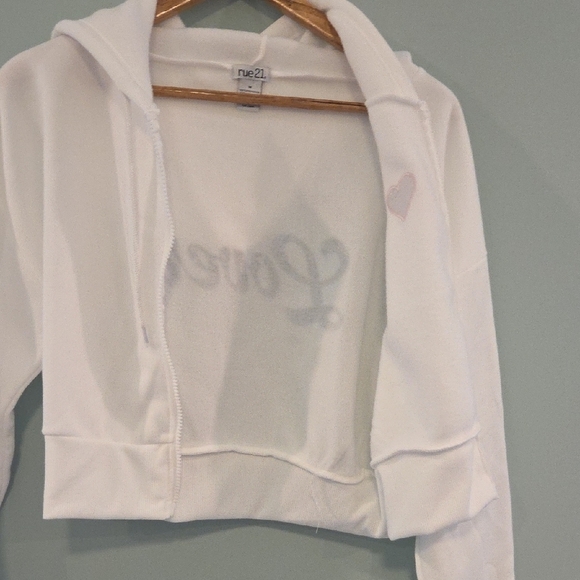 Rue21 Zip-Up Cropped Hoodie White With Heart And Lover Applique Size Medium - Picture 4 of 8